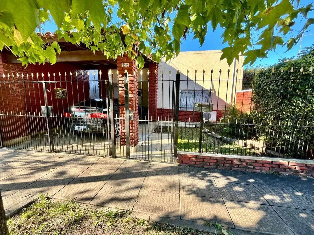 CASA 4 AMBIENTES EN VENTA ITUZAINGO 2
