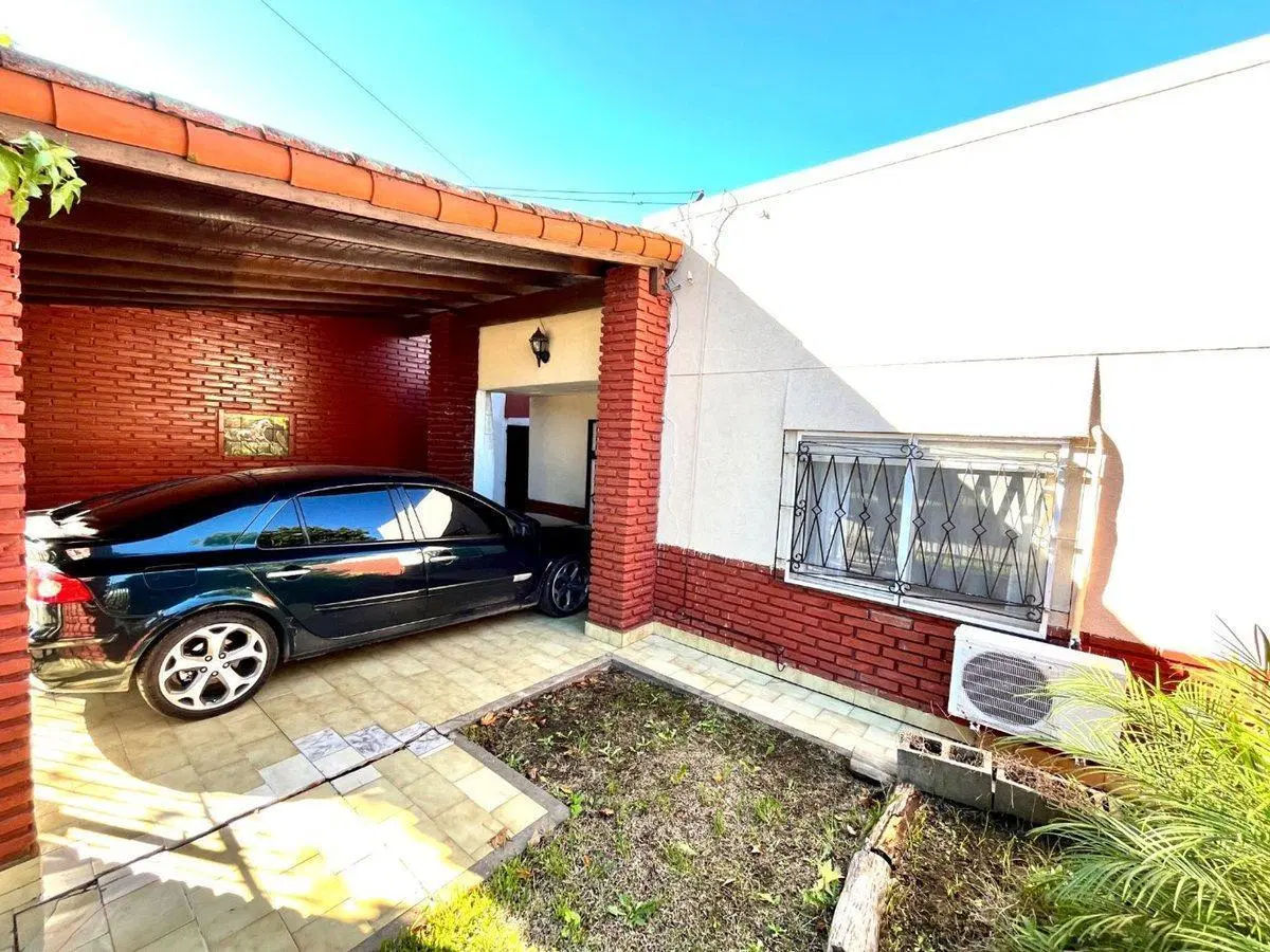 CASA 4 AMBIENTES EN VENTA ITUZAINGO 5
