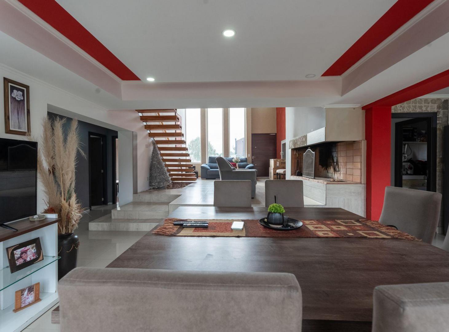 Foto de CASA EN VENTA EN LA REJA, BS. AS. 7 AMBIENTES, imagen 2