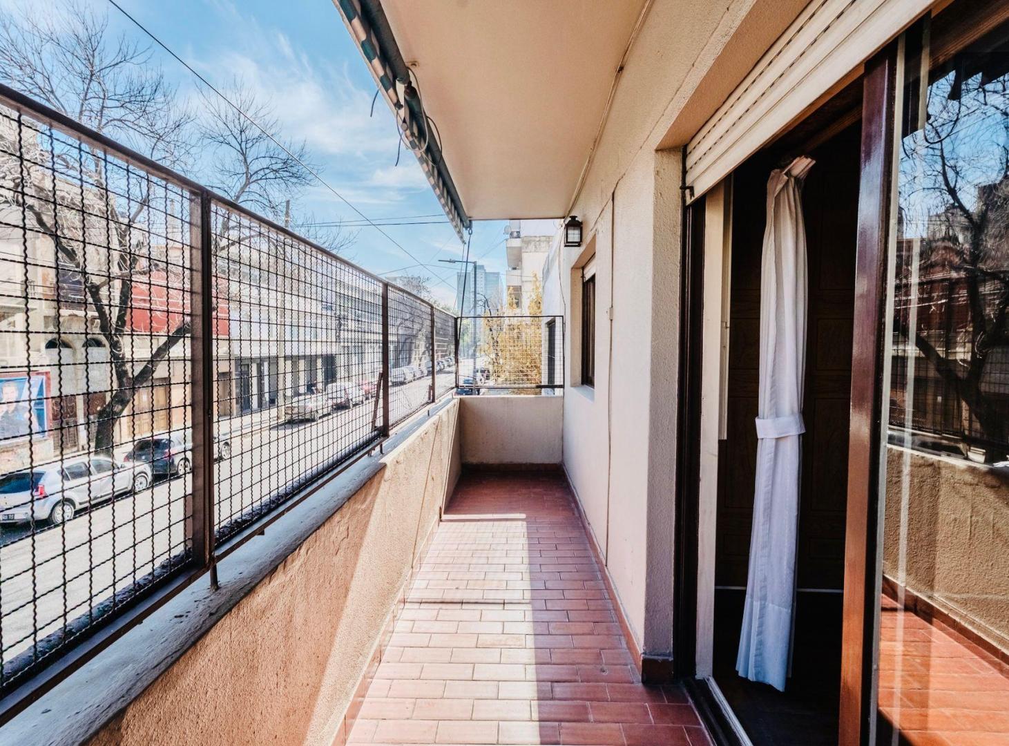Foto de Depto. 4 Amb. en Venta en P. Patricios con Patio, imagen 2
