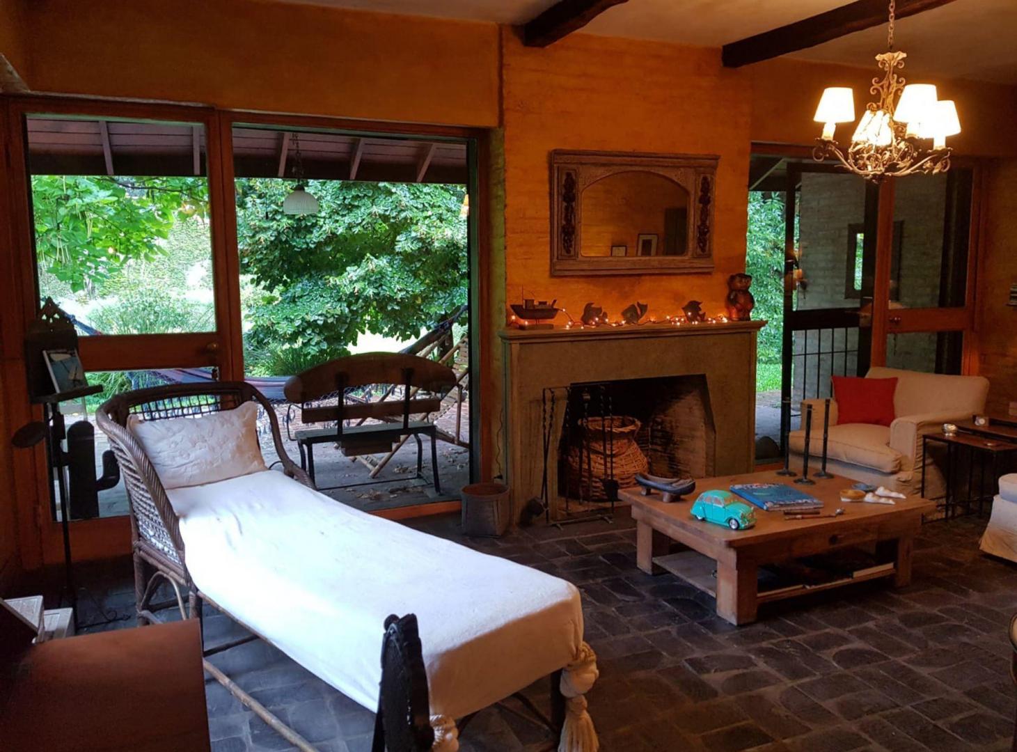 Foto de Casa venta 7 amb. Parque y pileta M.Alberti, Pilar, imagen 2
