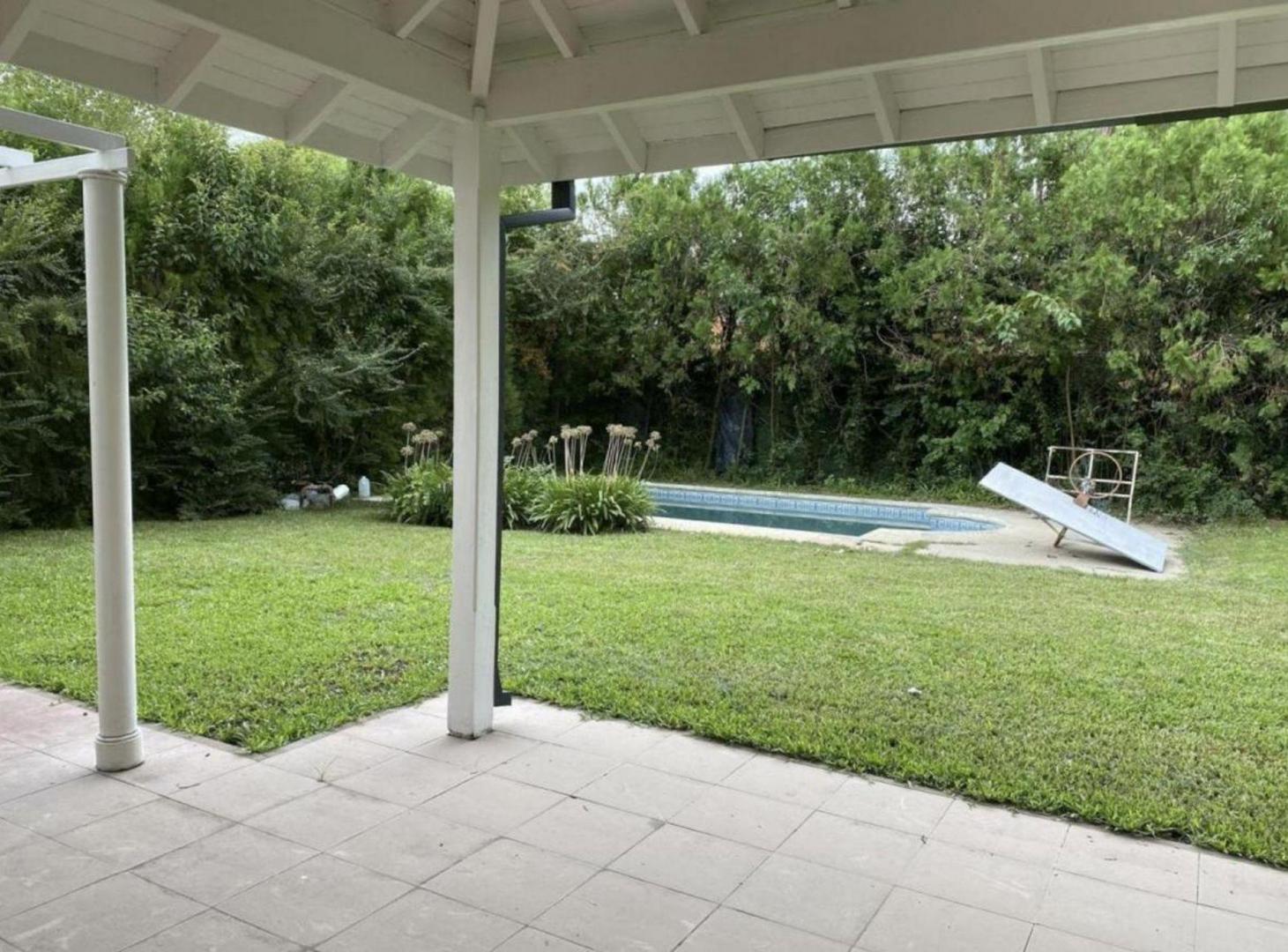 Foto de CASA EN VENTA 5 AMBIENTES BARRIO BERMUDAS, BS.AS., imagen 2