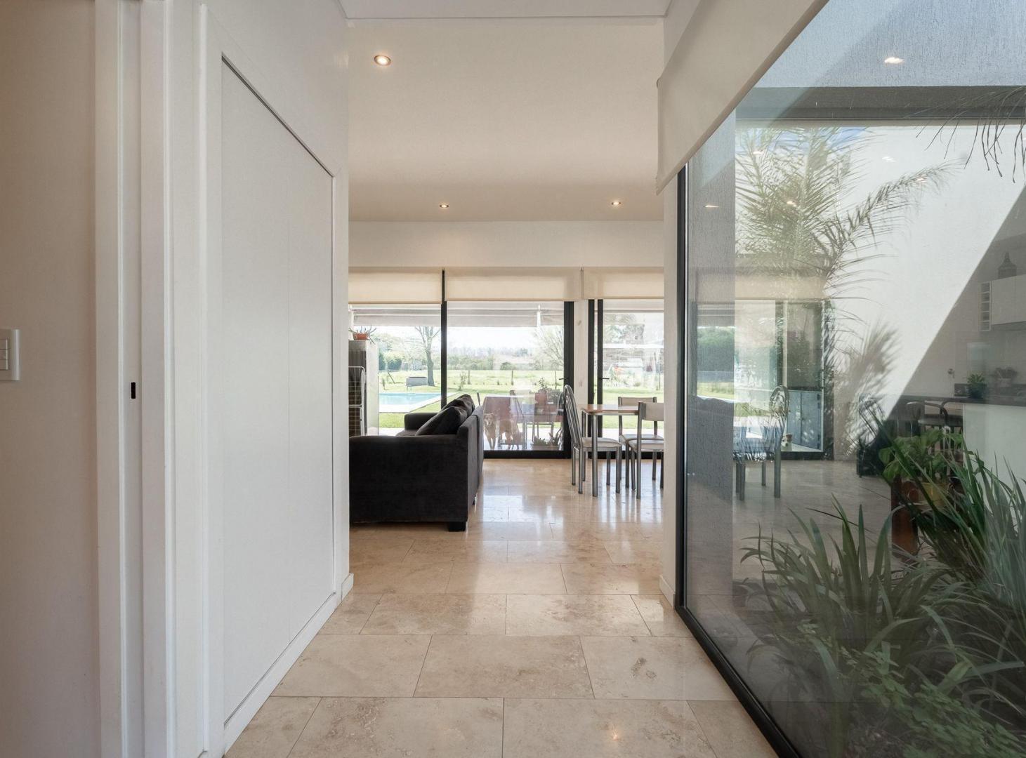 Foto de Casa en venta barrio "Las Calandrias" con pileta, imagen 4