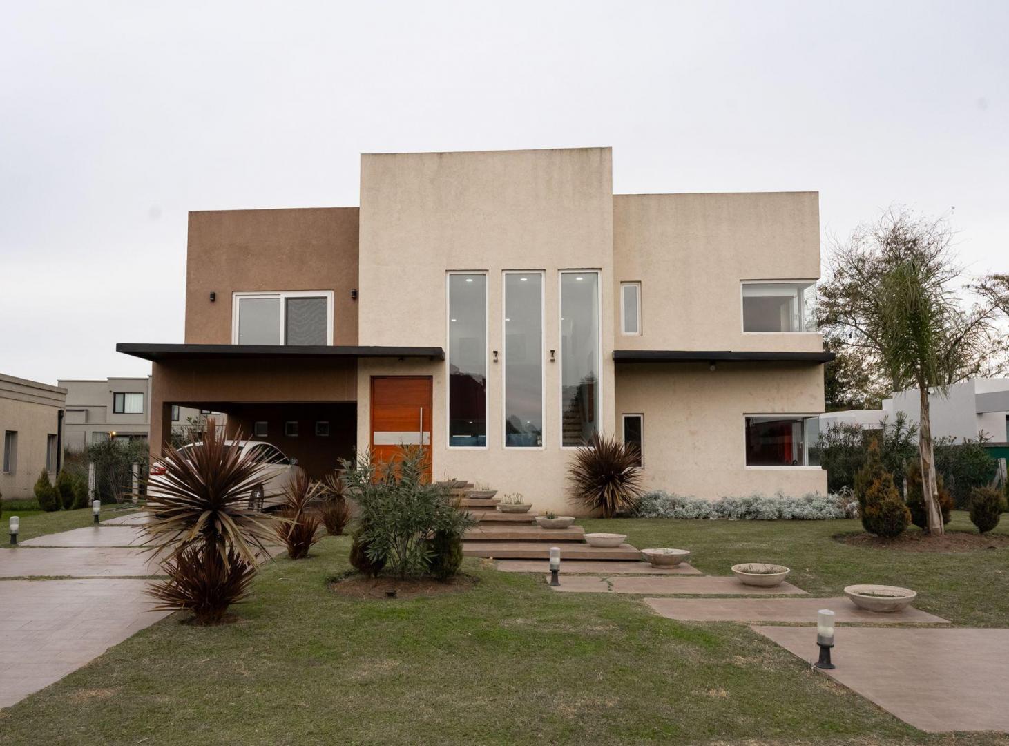 Foto de CASA EN VENTA EN LA REJA, BS. AS. 7 AMBIENTES, imagen 2