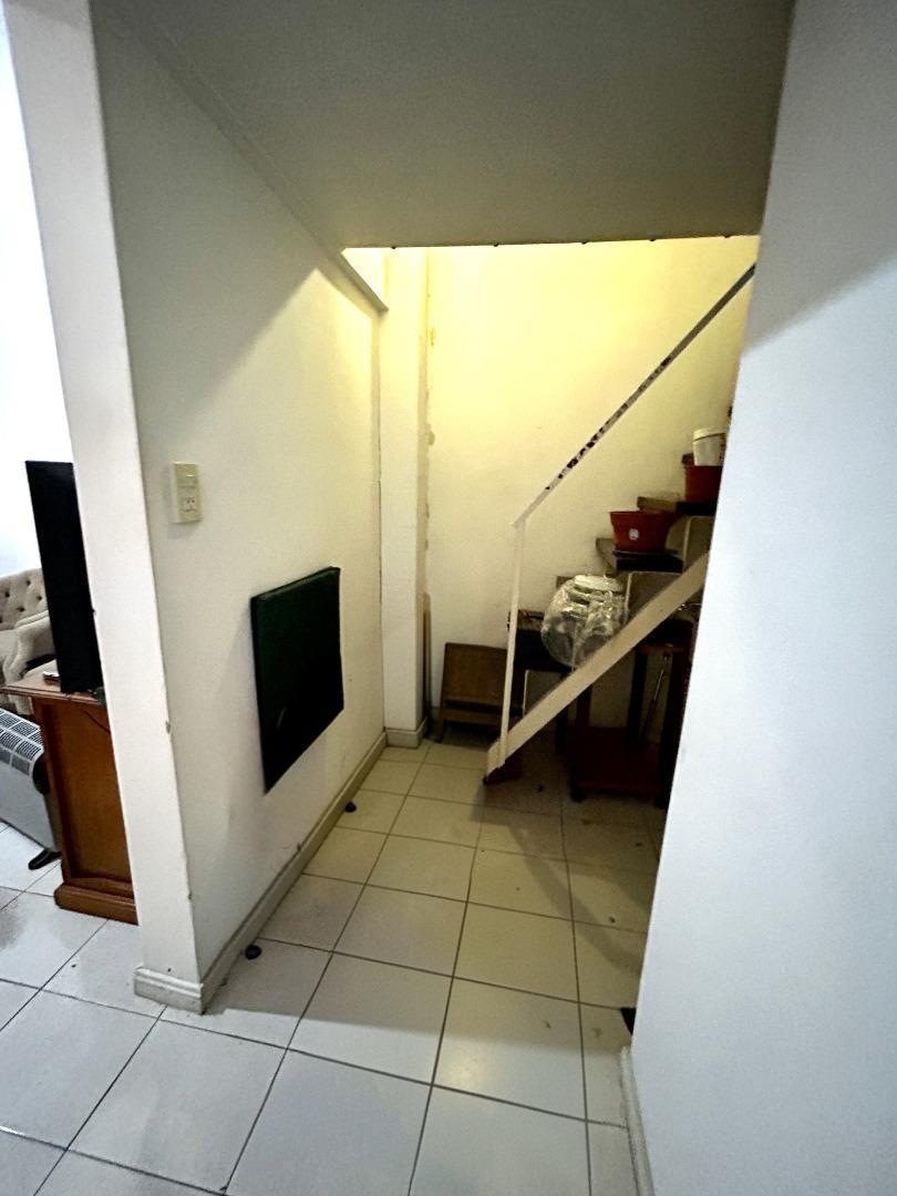 Foto de VENTA CASA MULTIFAMILIAR 6 AMBIENTES FLORES, imagen 4