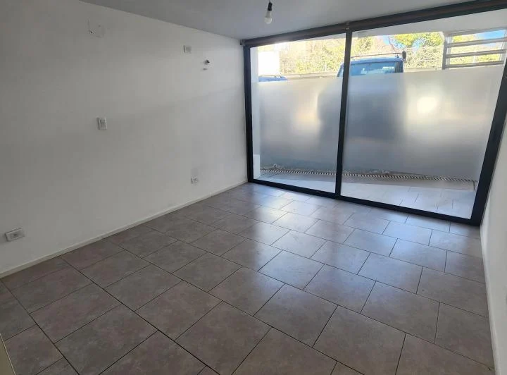 Dueño alquila departamento 5