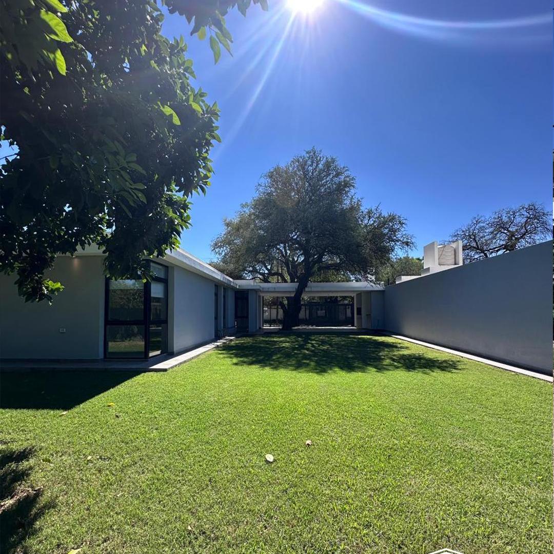 Casa en alquiler en Villa Allende - barrio San Alfonso