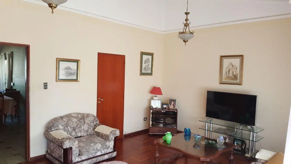 Casa de 450 m² con 3 habitaciones en venta en Argüello 3
