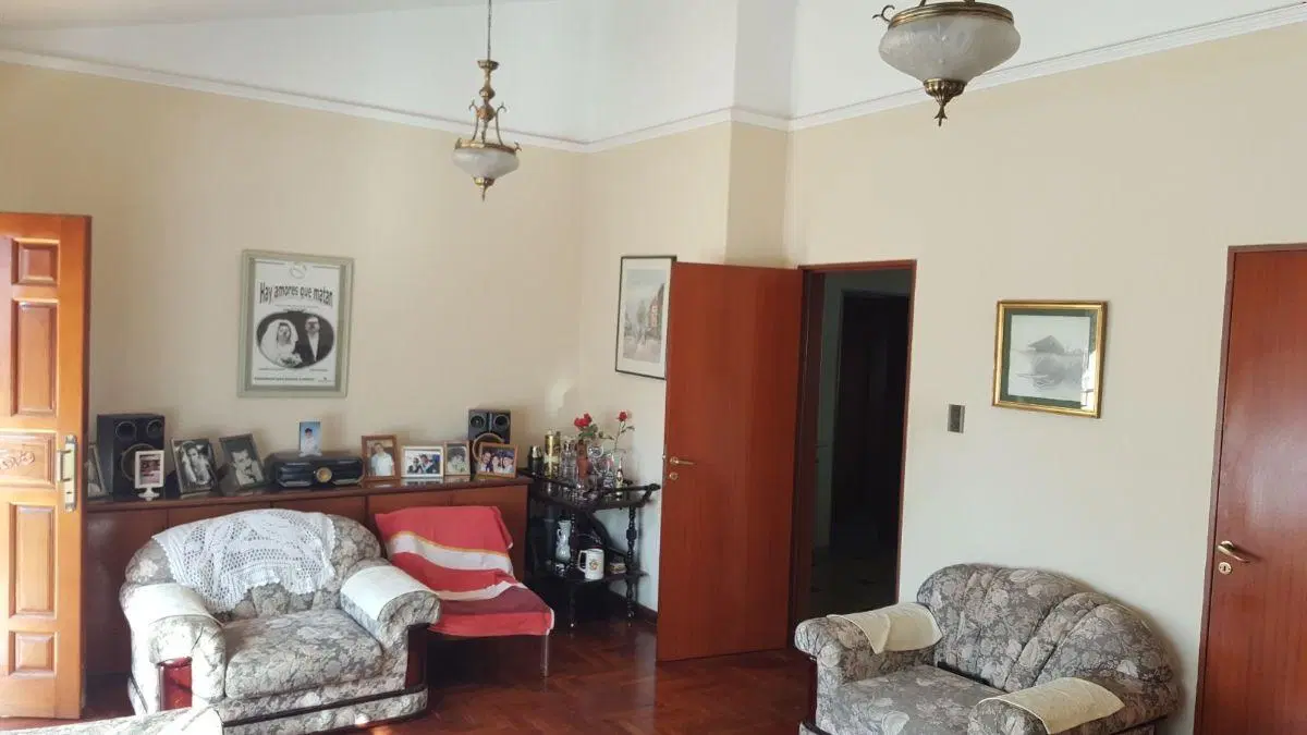 Casa de 450 m² con 3 habitaciones en venta en Argüello 8