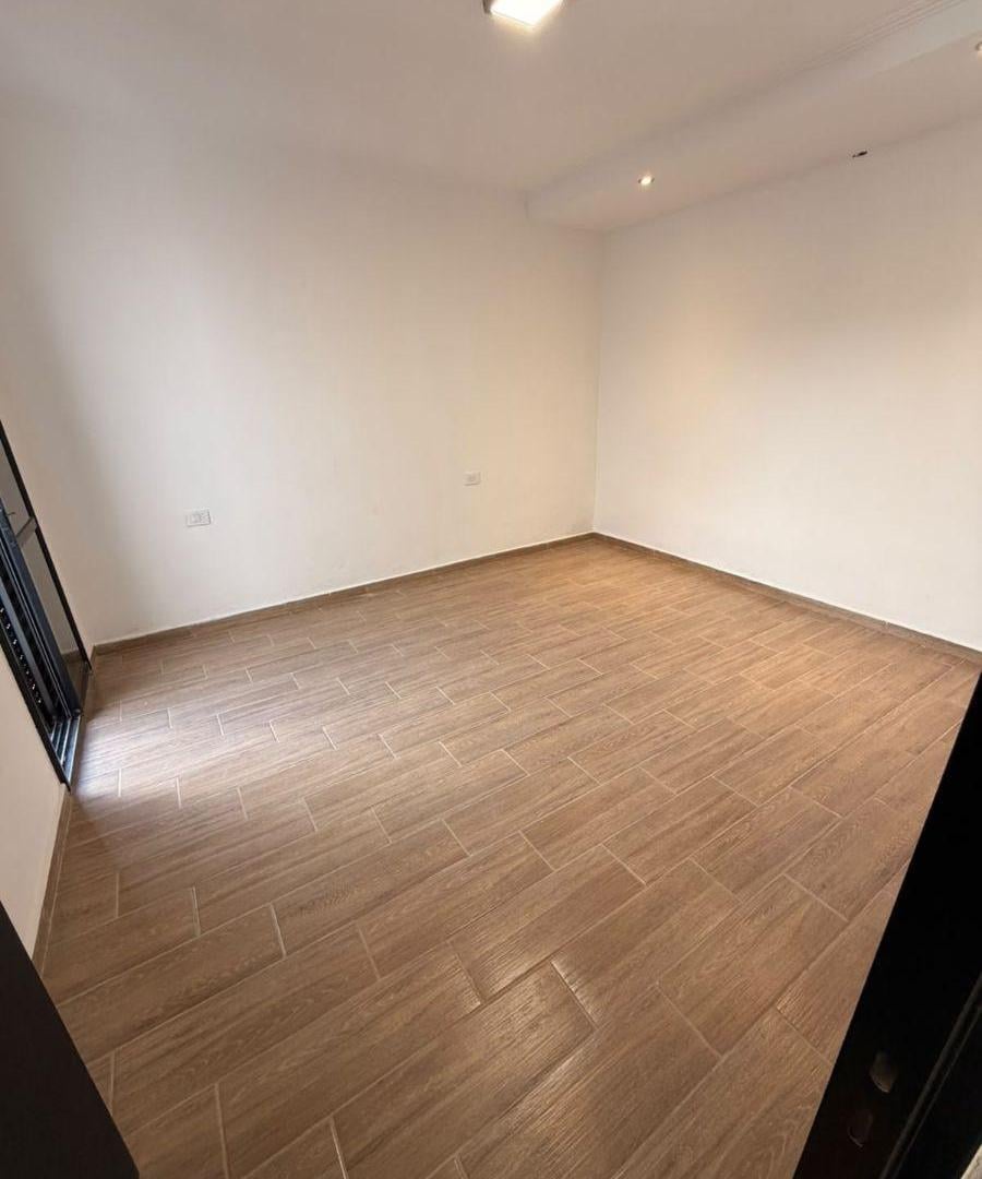 Foto de HERMOSA CASA DE 2 DORM INTERNA UNICA NO PH. REFACCIONADA COMPLETAMENTE, imagen 3