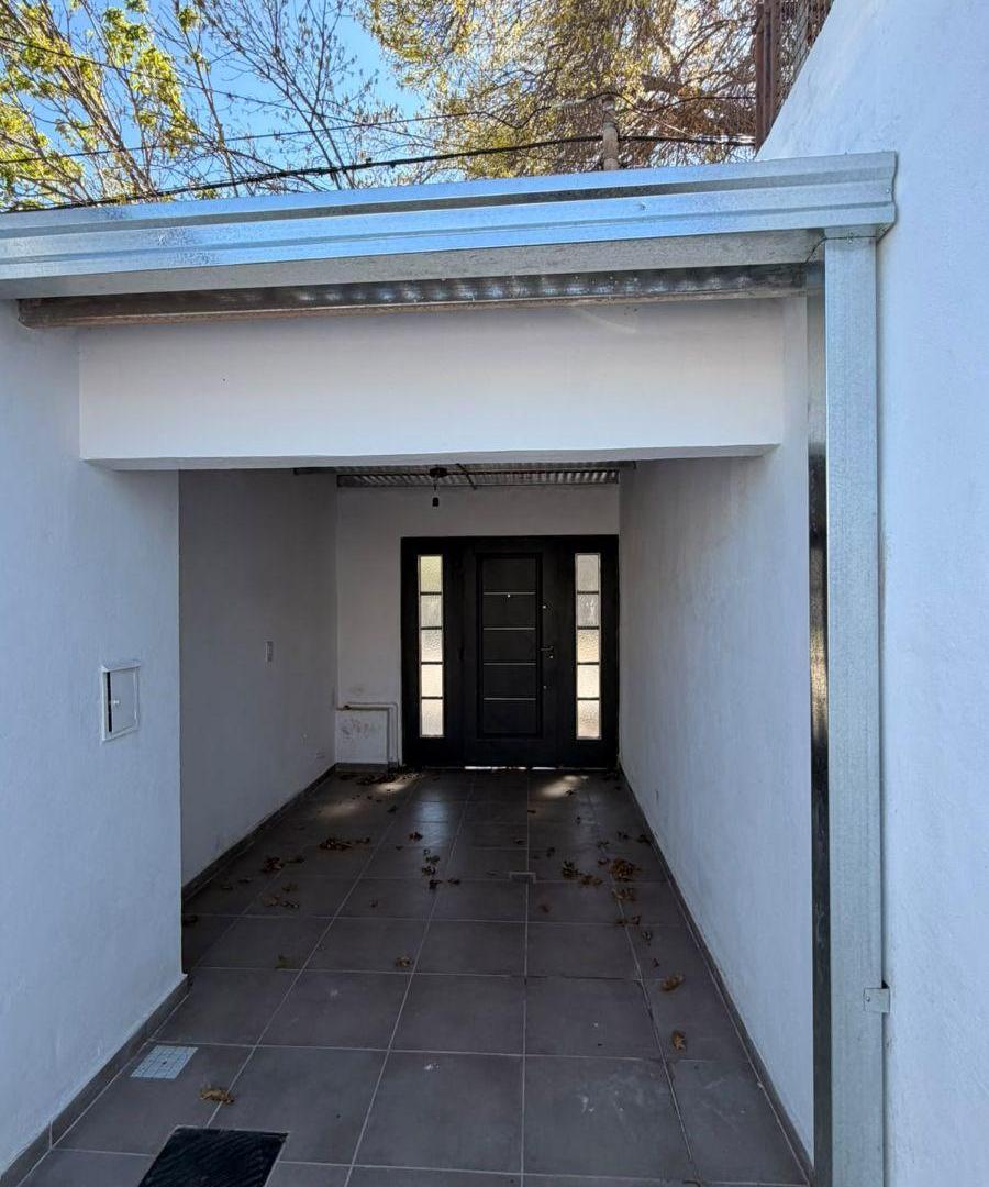 Foto de HERMOSA CASA DE 2 DORM INTERNA UNICA NO PH. REFACCIONADA COMPLETAMENTE, imagen 5