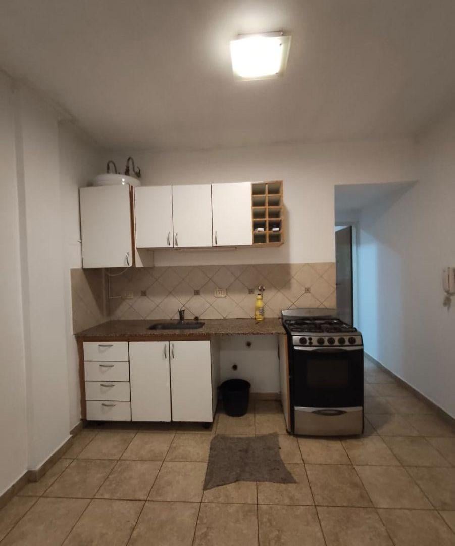 Foto de Alquiler de departamento en moron con cochera, imagen 2