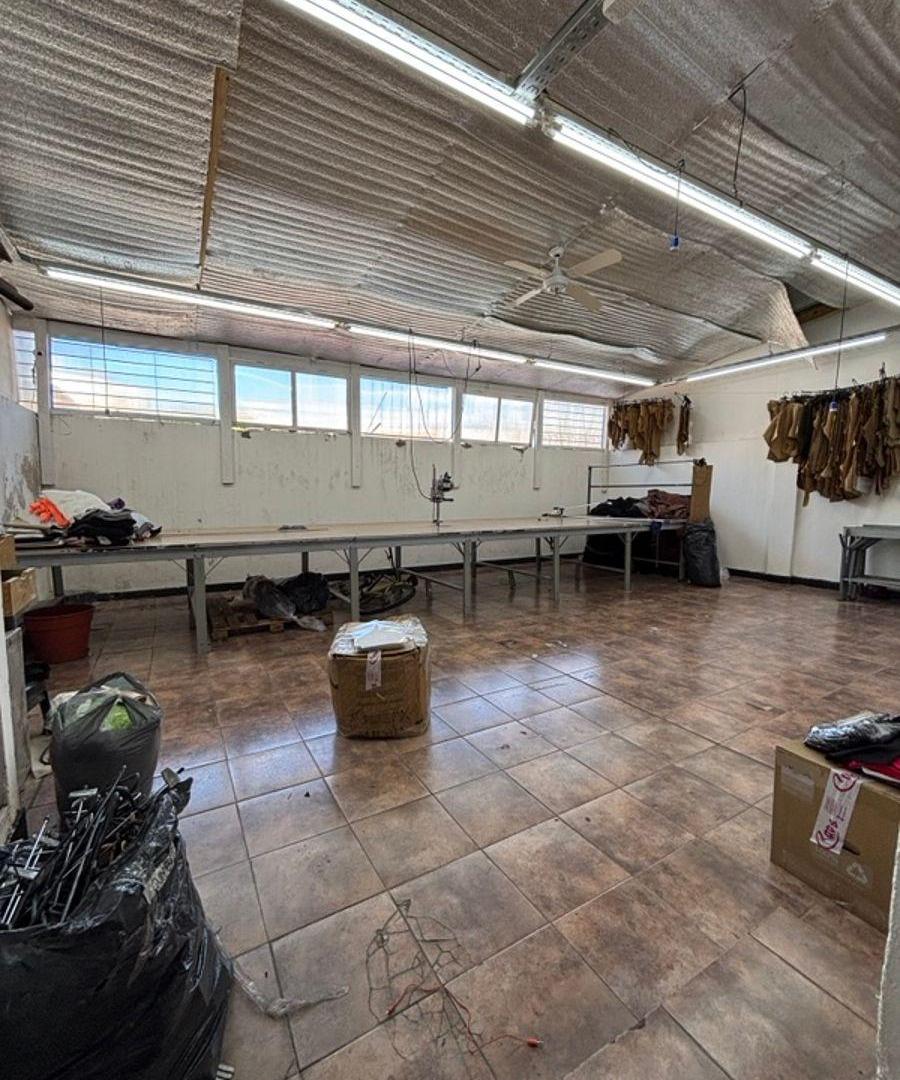 Deposito 135 m en Flores | Ideal Textiles y Talleres | Bacacay 3300. Ubicación Estratégica!