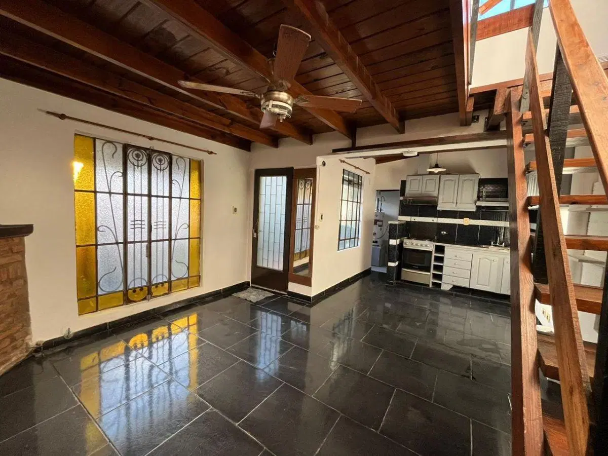 ALQUILER DEPARTAMENTO DE 1 DORMITORIO CON PATIO EN 7 Y 150 BERISSO 1
