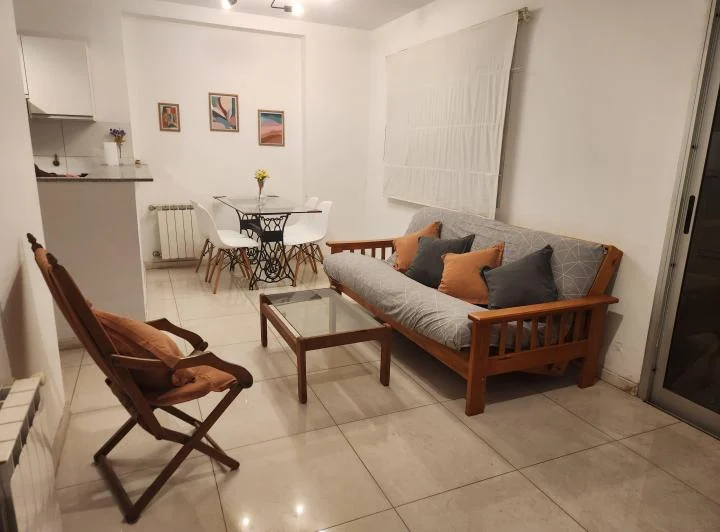 DUEÑO alquila: Dpto c/cochera, dos patios, parrilla propia y amenities 2