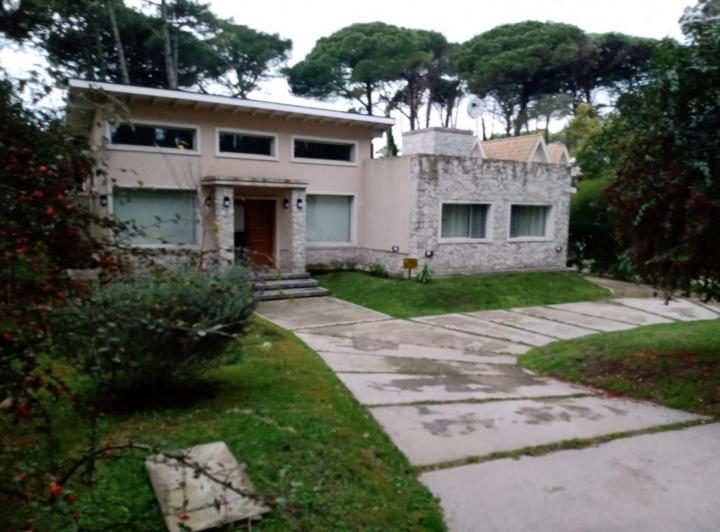 Moderna Propiedad en Alquiler en Carilo 1