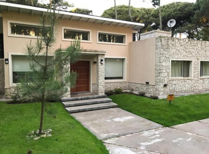 Moderna Propiedad en Alquiler en Carilo 2