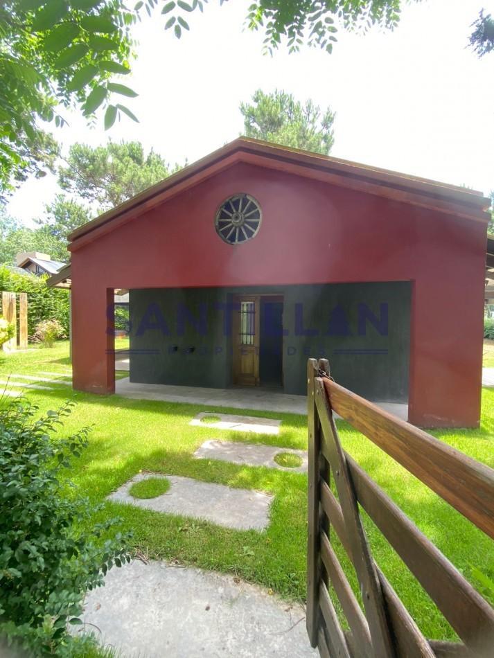 Foto de Propiedad estilo campo en alquiler en Carilo, imagen 2