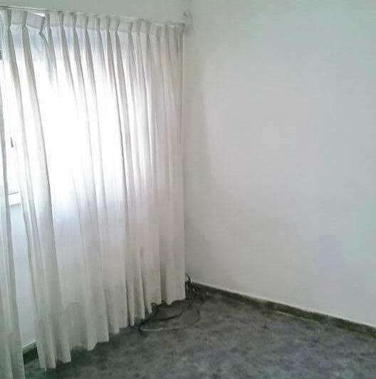 Alquilo un ambiente amplio dividido reciclado 2