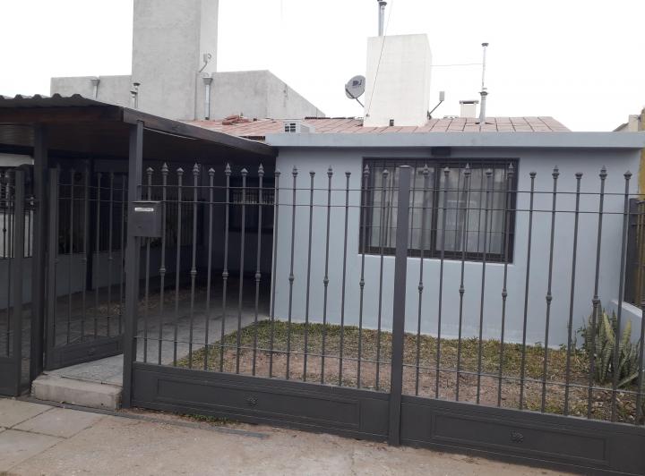 Casa 2/3 dormitorios en B° Las Palmas 5