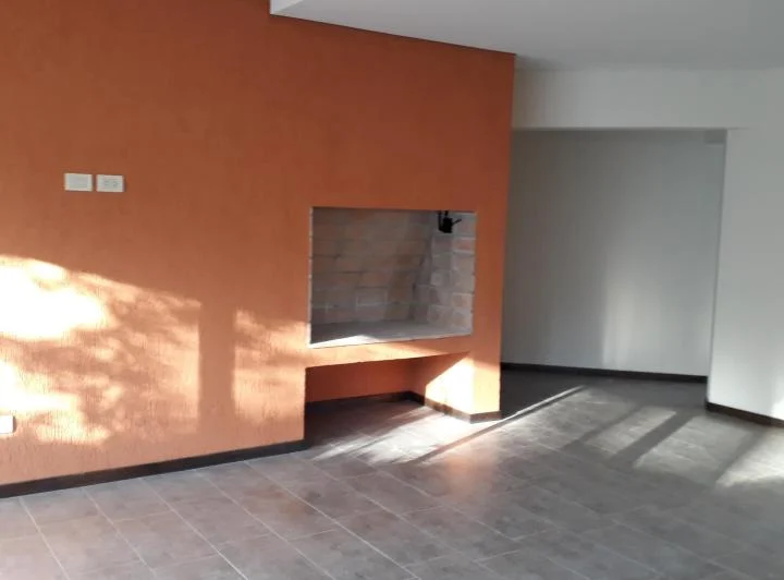 Alquilo casa en barrio privado Valle Escondido 2