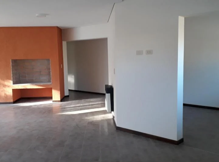 Alquilo casa en barrio privado Valle Escondido 3