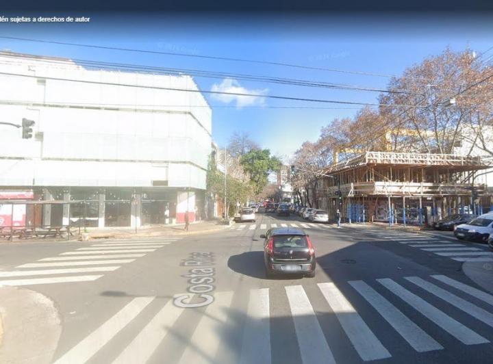 Oficina completa de 3 pisos + 3 terrazas 570 m2. SIN Expensas. Dueño Directo. 1