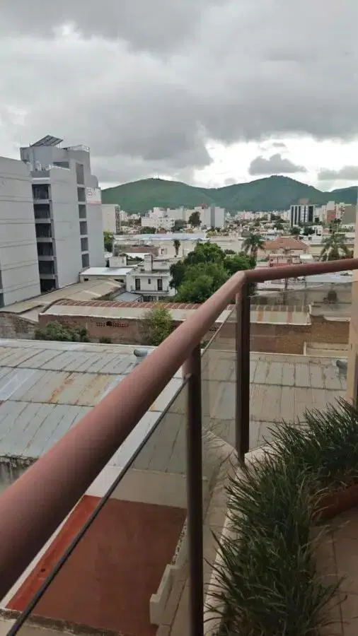 Departamento en Caseros al 1700 4