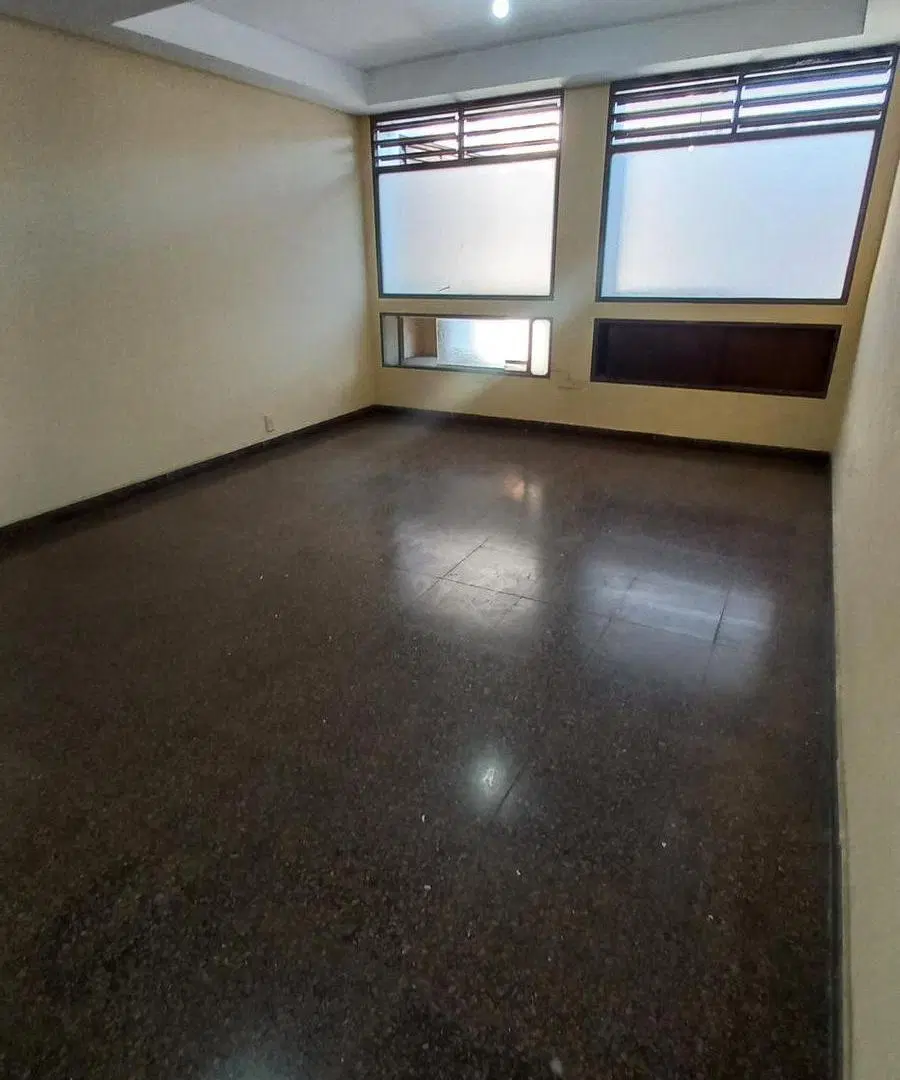 OFICINA APTA PROFESIONALES 25 M2 ZONA CENTRO 4