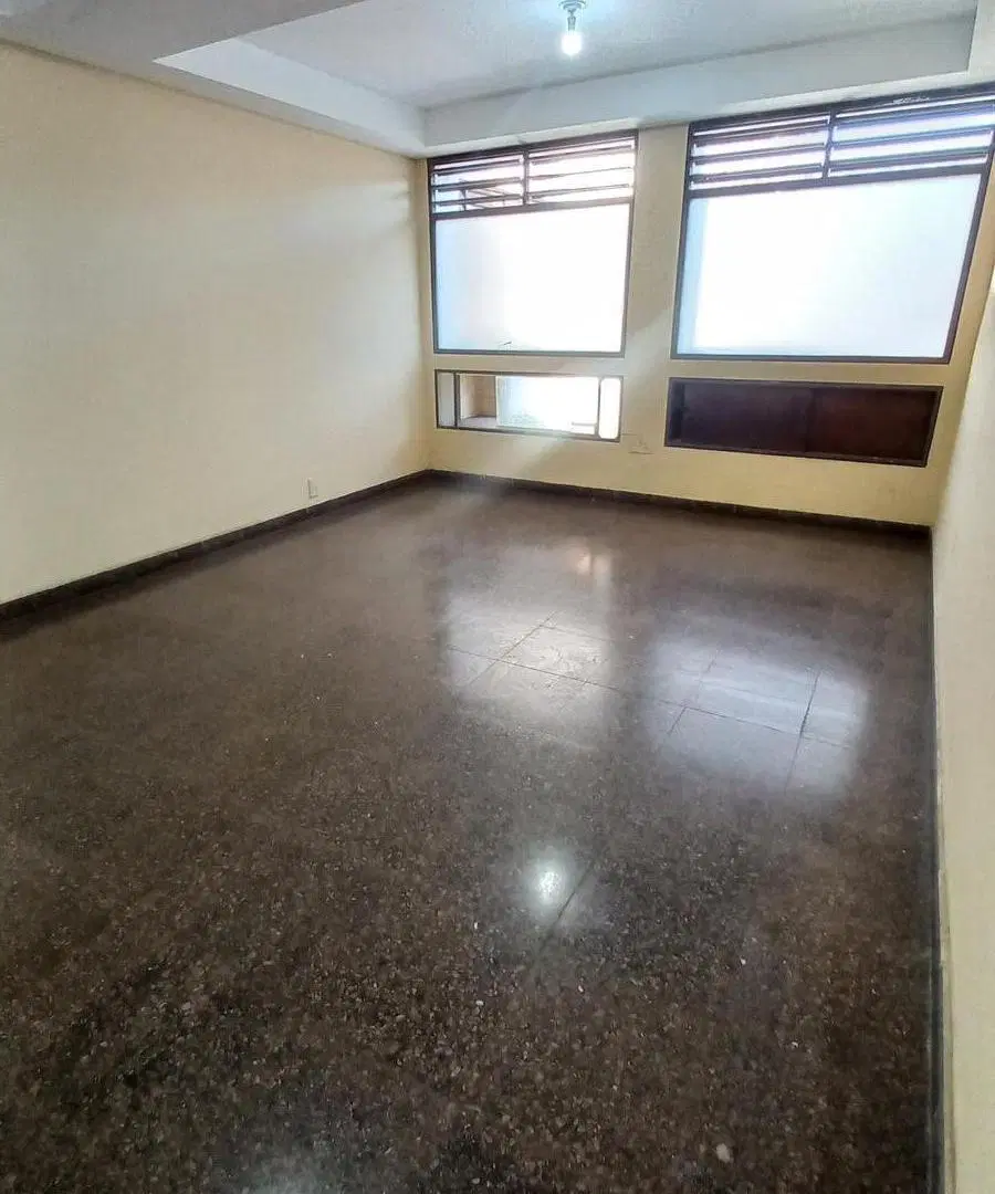 OFICINA APTA PROFESIONALES 25 M2 ZONA CENTRO 2