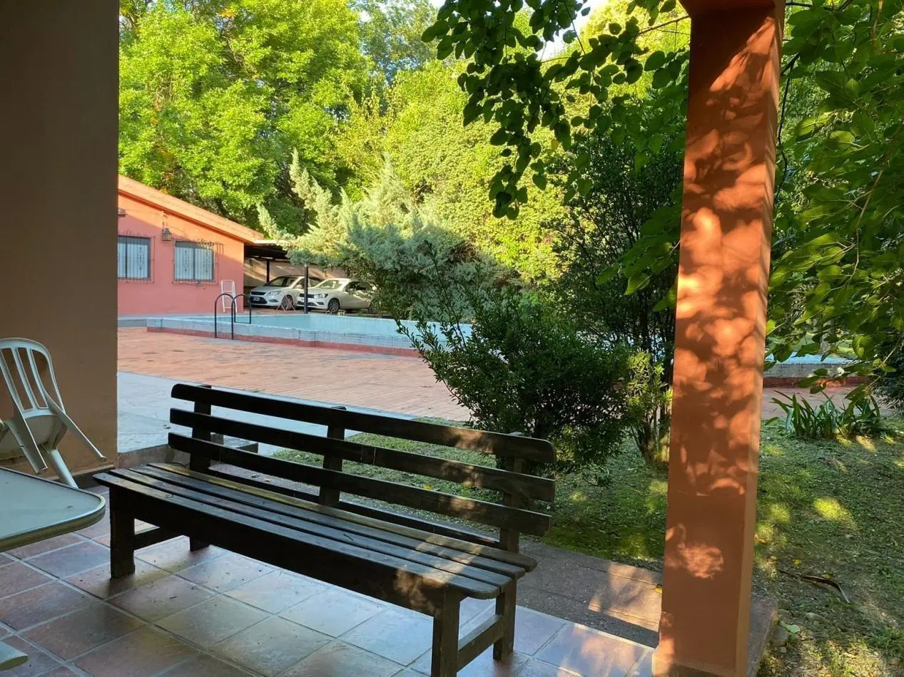 Casa en  San Lorenzo, 5 dormitorios, jardin pileta 3