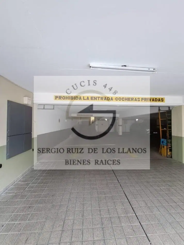 Cochera en  venta en edificio Cervera. Con ascensor. A una cuadra de plaza principal de Salta 3