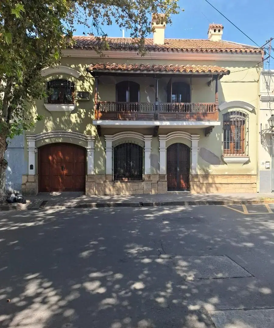 Casa en venta 3 plantas 14 ambientes centro Salta 4