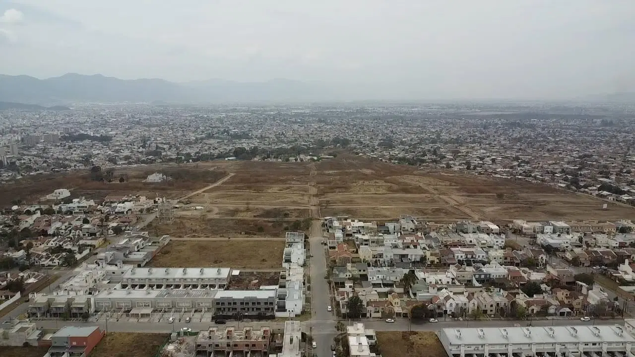 Terrenos de 400 m2 en venta. Barrio Grand Bourg. Salta 4