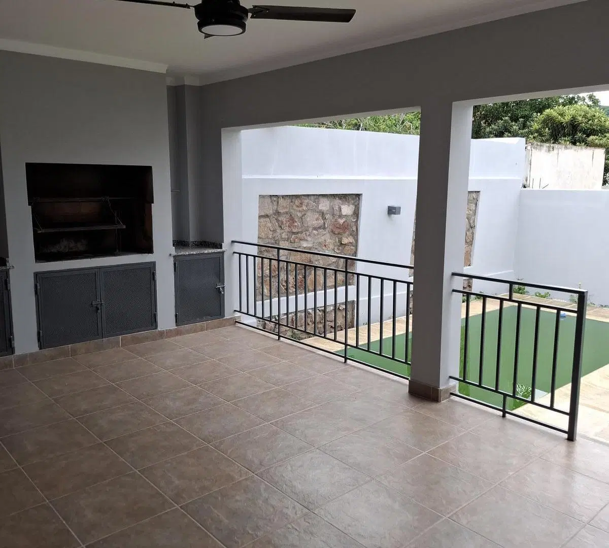 Casa en venta 3 dormitorios con pileta en Bº Tres Cerritos 2