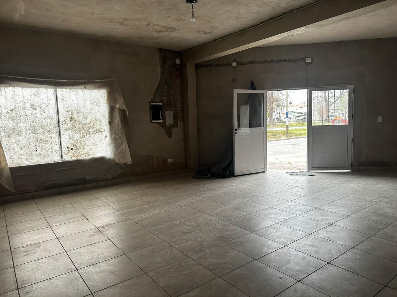 Foto de Local en Alquiler en Zona Tavella, imagen 5