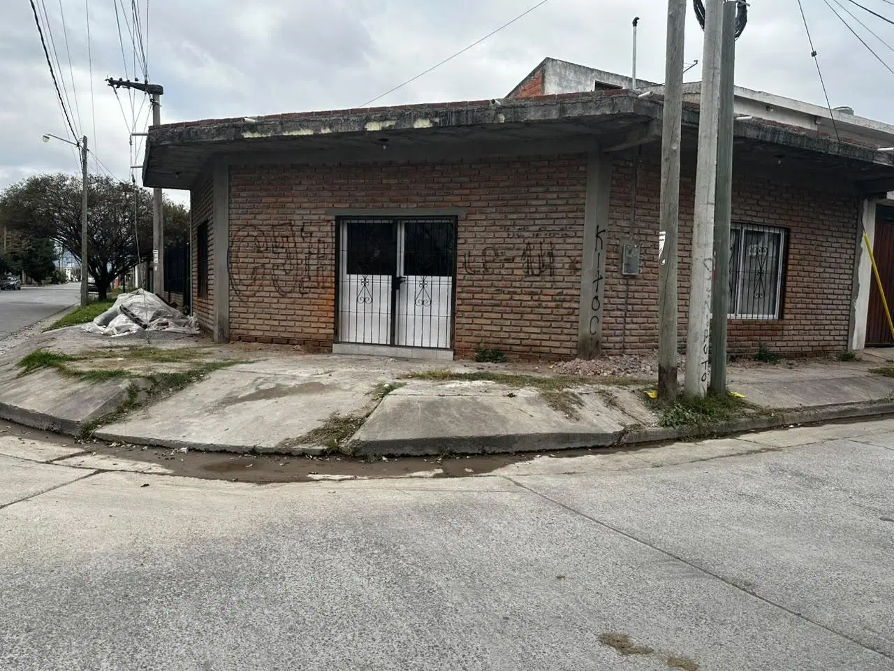 Local en Alquiler en Zona Tavella 3