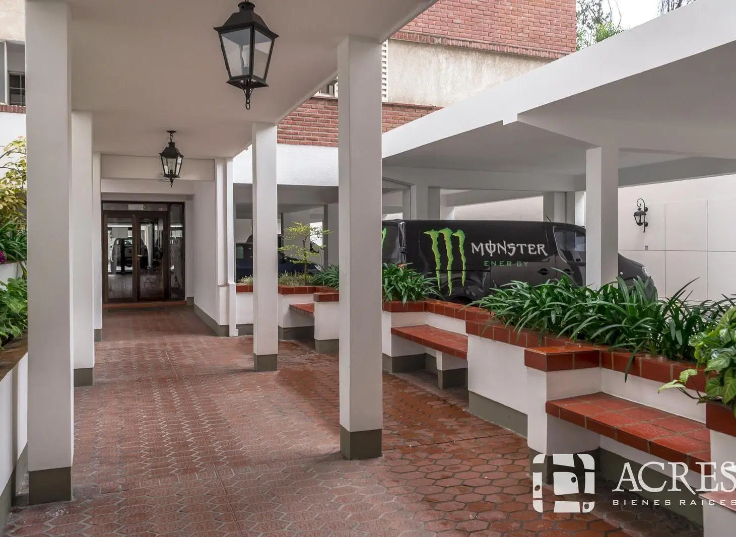 Venta de Departamento de 4 Dormitorios sobre Dean Funes al 300, Salta Capital 3