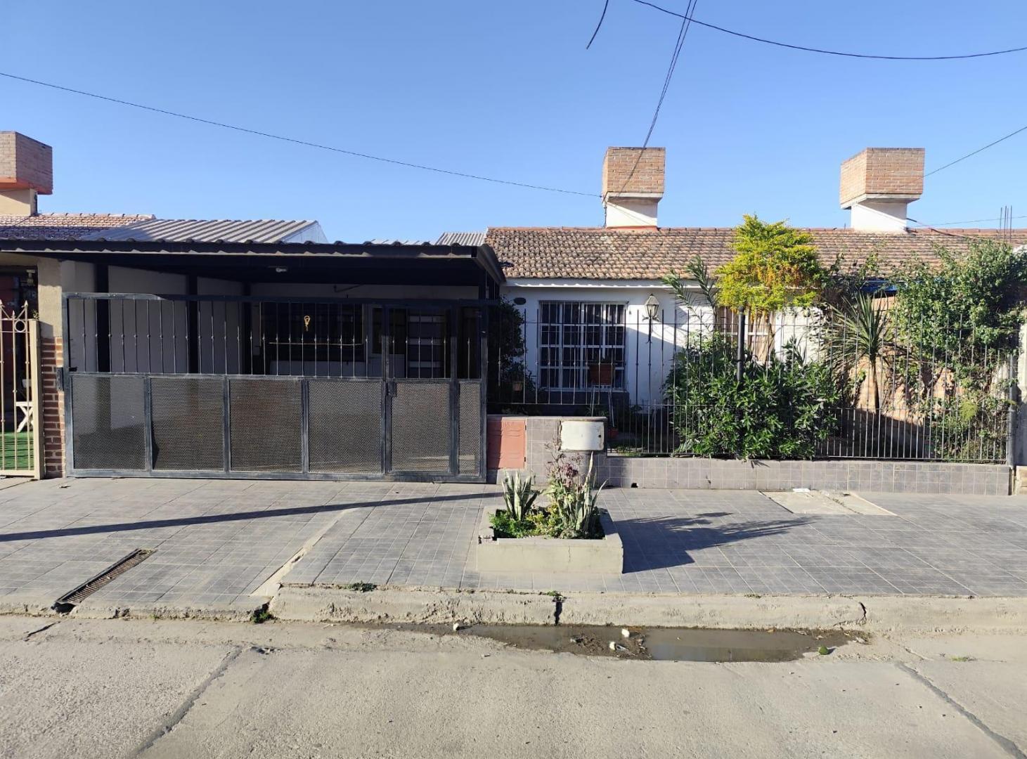 Foto de Casa en venta con local comercial. Zona sur., imagen 5