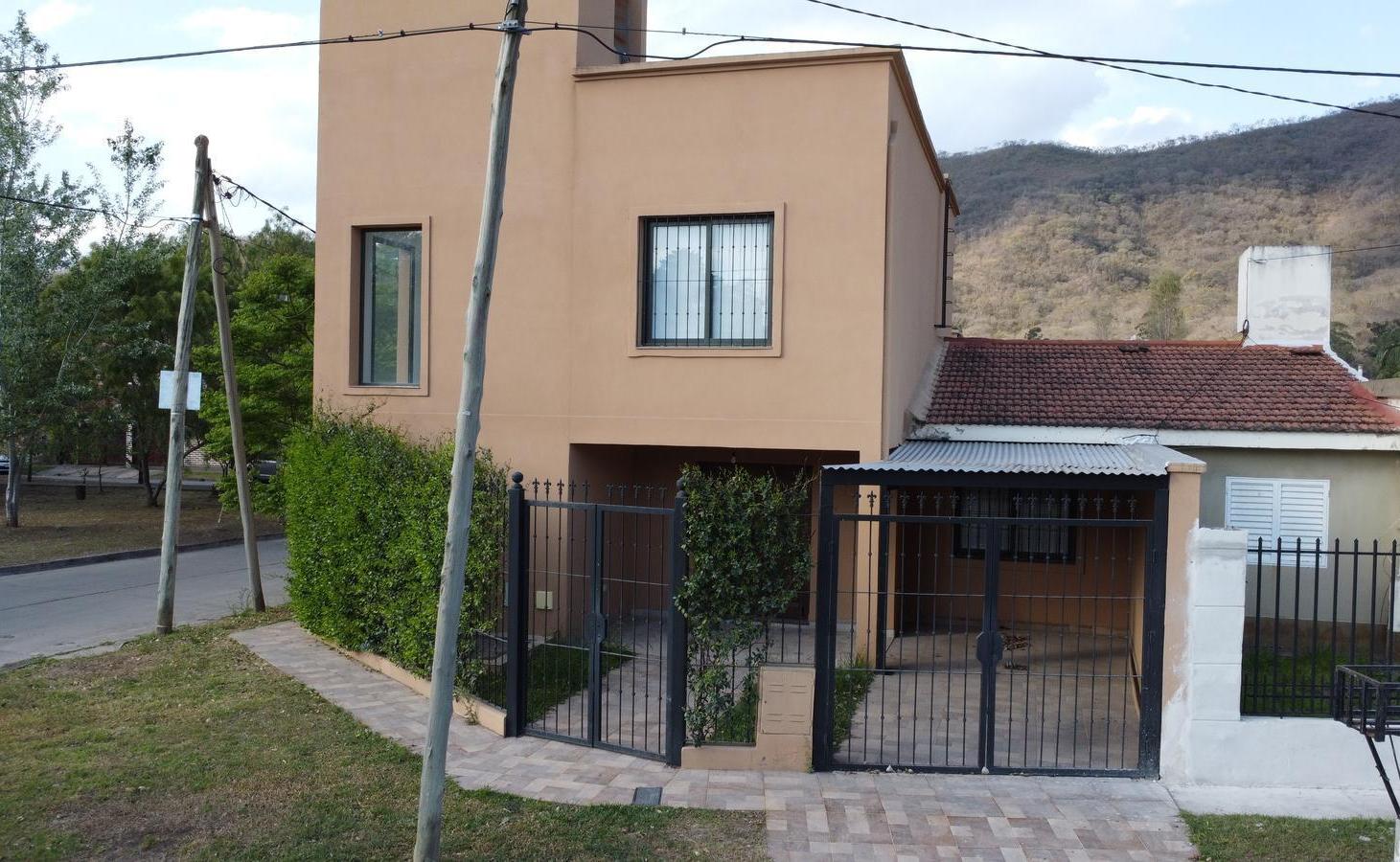 Foto de casa en venta +3 dormitorios + escritorio B° Catolica, imagen 3