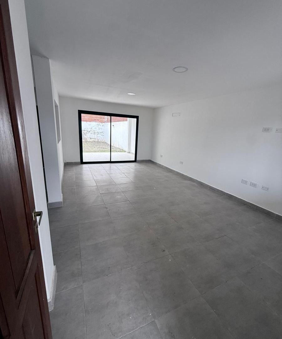 Foto de Venta duplex en Barrio Los Profesionales, imagen 2