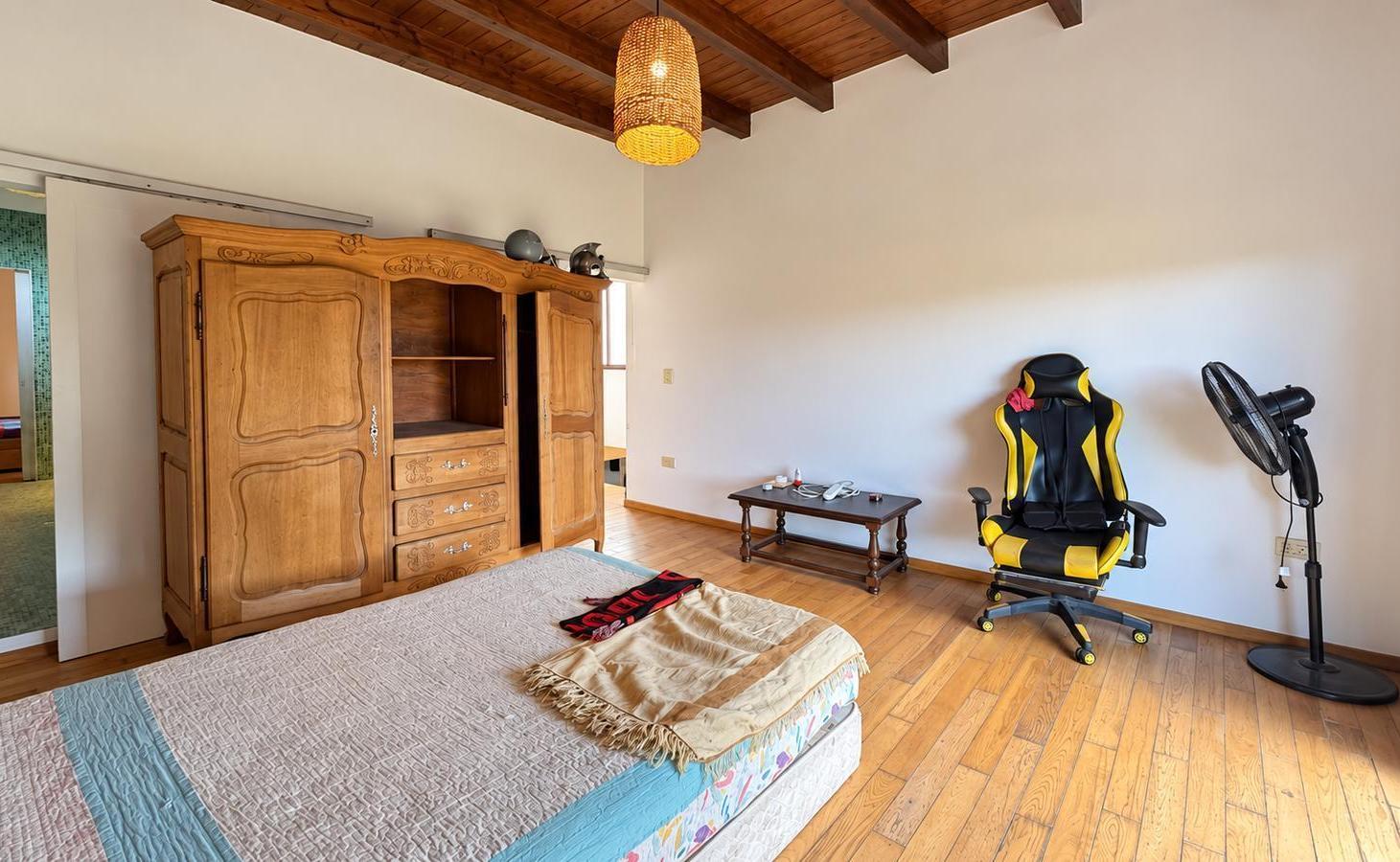 Foto de Venta Casa en Villa Esmeralda, imagen 2