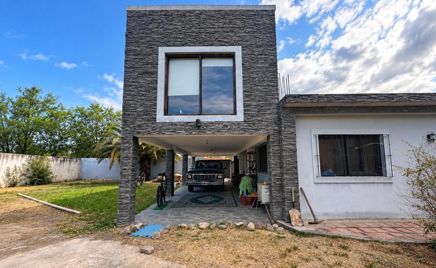 Foto de Venta Casa en Villa Esmeralda, imagen 1