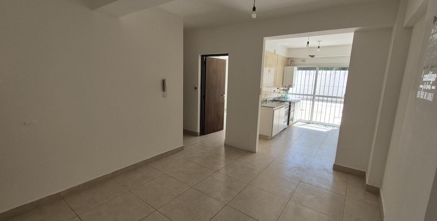 Foto de Departamento 1 Dormitorio en PB con patio, imagen 2