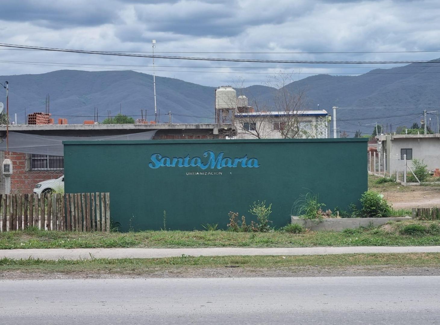 Foto de Terreno en venta con construcción iniciada urbanización Santa Marta, imagen 2