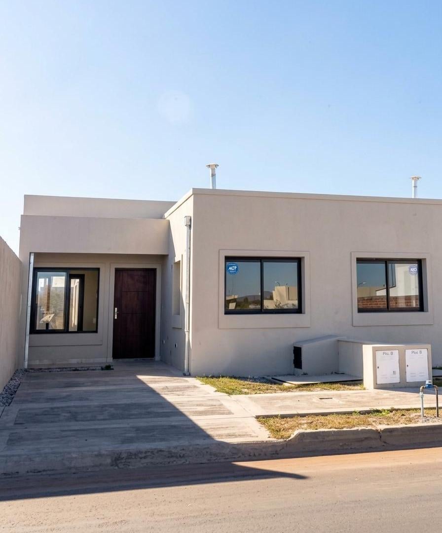 Foto de Casa en Venta de 2 Dormitorios en Vía Aurelia, Salta Capital, imagen 3