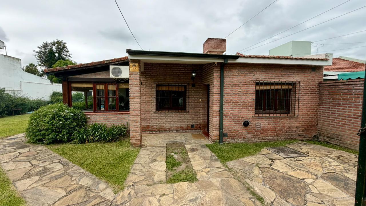 Foto de Venta Casa 3 Dormitorios Grand Bourg, imagen 2