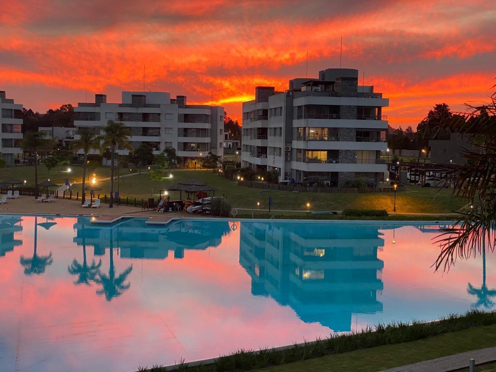 Departamento de dos ambientes en pozo en LAGOON PILAR