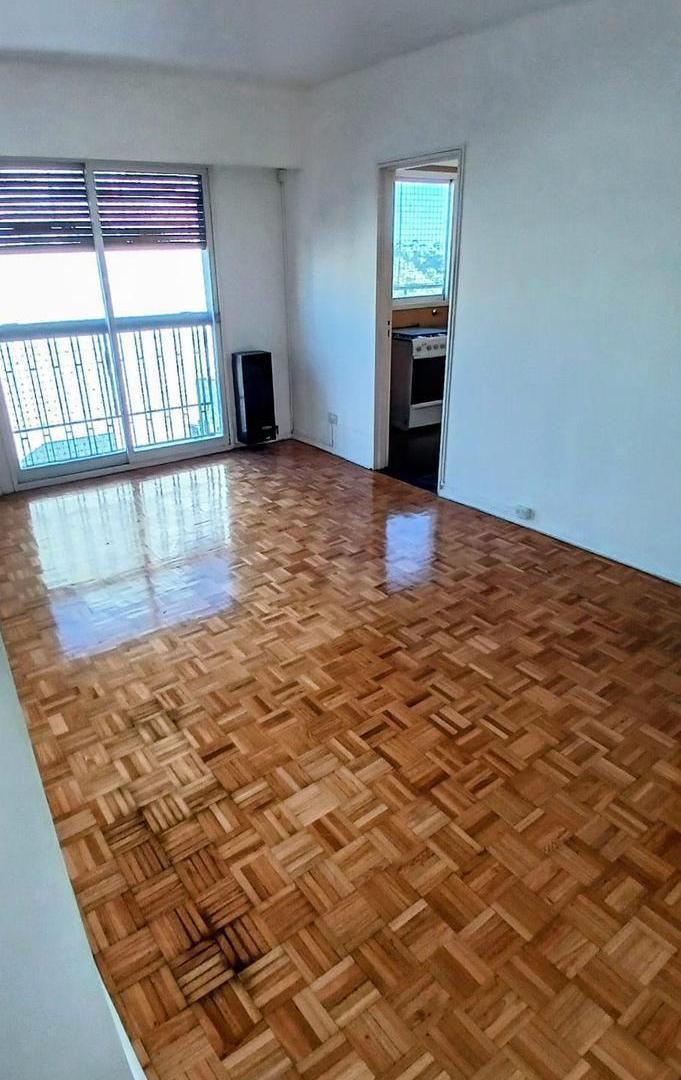 Departamento de tres ambientes en venta en Agronomia