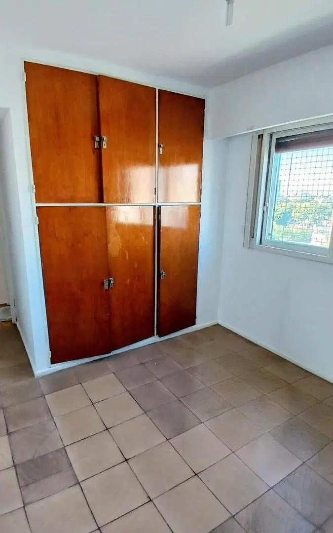 Departamento de tres ambientes en venta en Agronomia 4